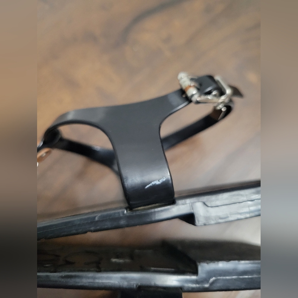 Coach Piccadilly Jelly Thong Ankle Strap Flip-Flops Sandals Black Gold Size 8 - Picture 5 of 11